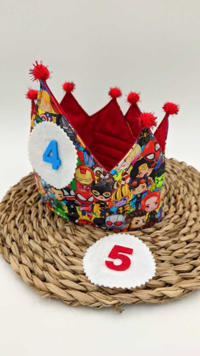 Corona de tela para cumpleaños, hecha a mano, motivo Los Vengadores.
